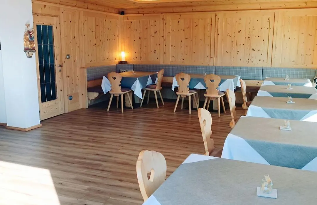 Garni Alba Bed & Breakfast-1